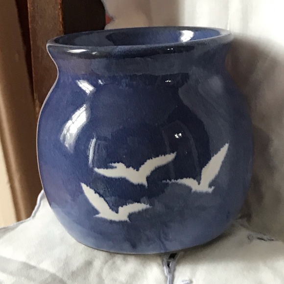 Lynch Pottery Jar with seagulls Handmade In NS by Lyncharm Pottery - Picture 1 of 10